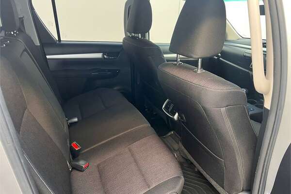 2018 Toyota HILUX SR5 (4x4) GUN126R MY19 4X4