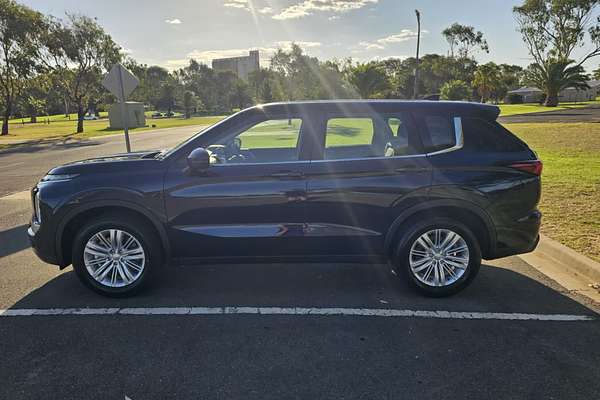 2024 Mitsubishi Outlander ES ZM
