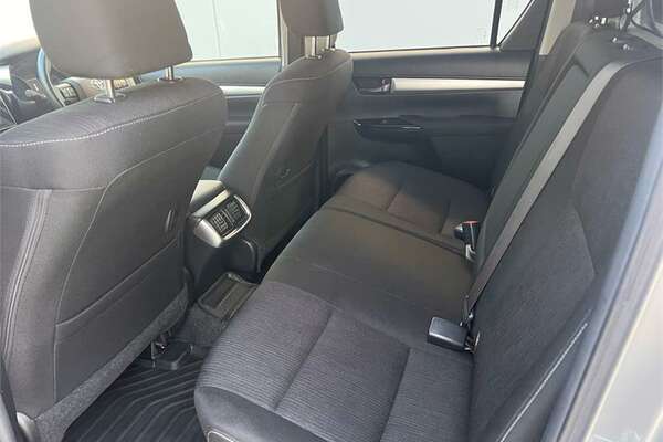 2018 Toyota HILUX SR5 (4x4) GUN126R MY19 4X4