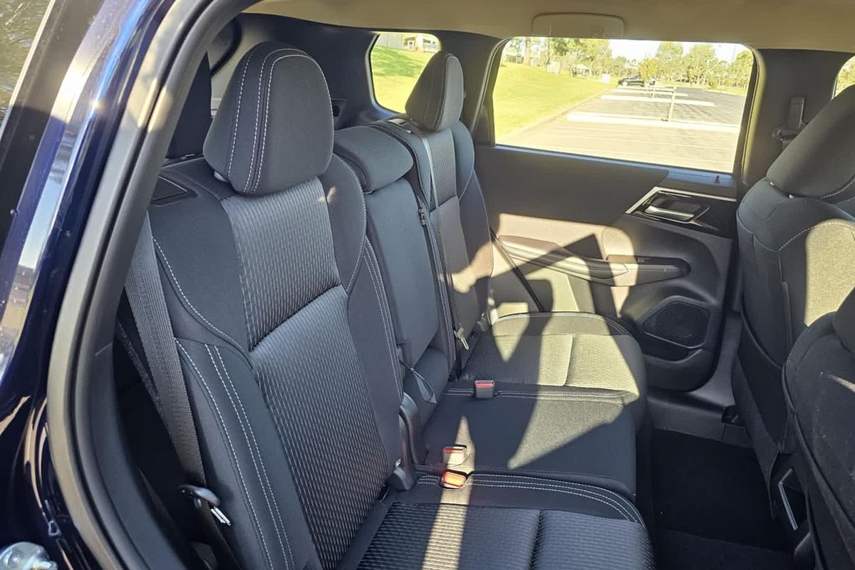 2024 Mitsubishi Outlander ES ZM