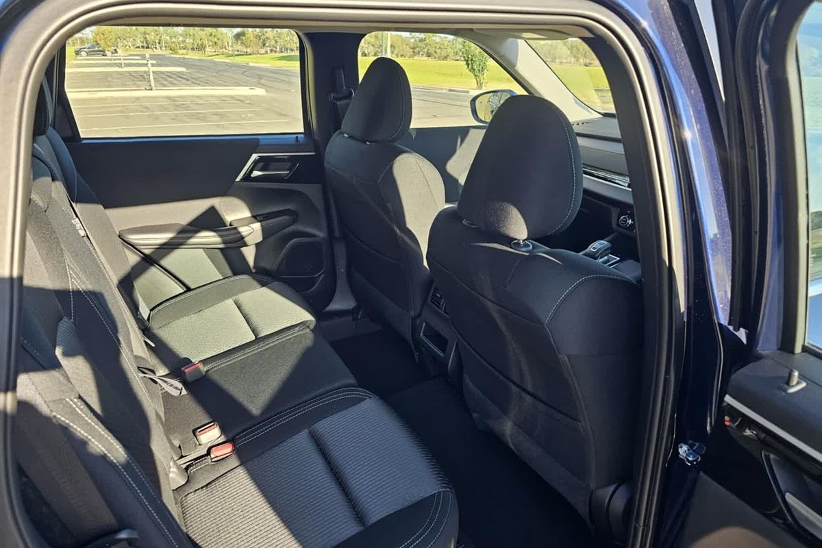 2024 Mitsubishi Outlander ES ZM