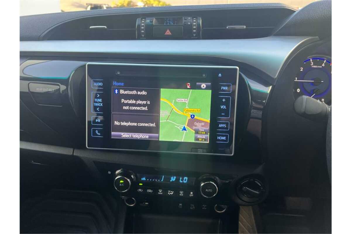 2018 Toyota HILUX SR5 (4x4) GUN126R MY19 4X4