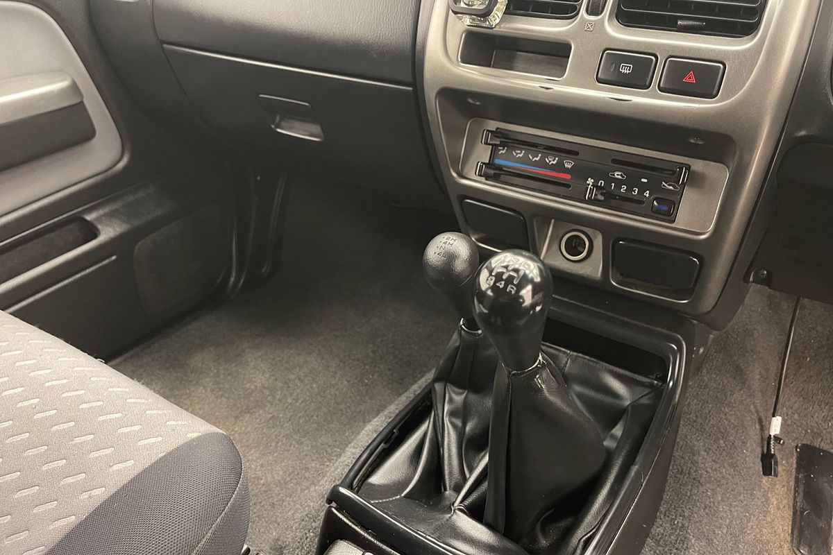 2005 Nissan Navara ST-R D22 S2 4X4