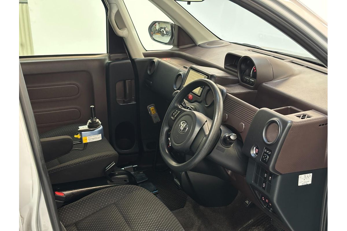 2016 Toyota Porte Welcab