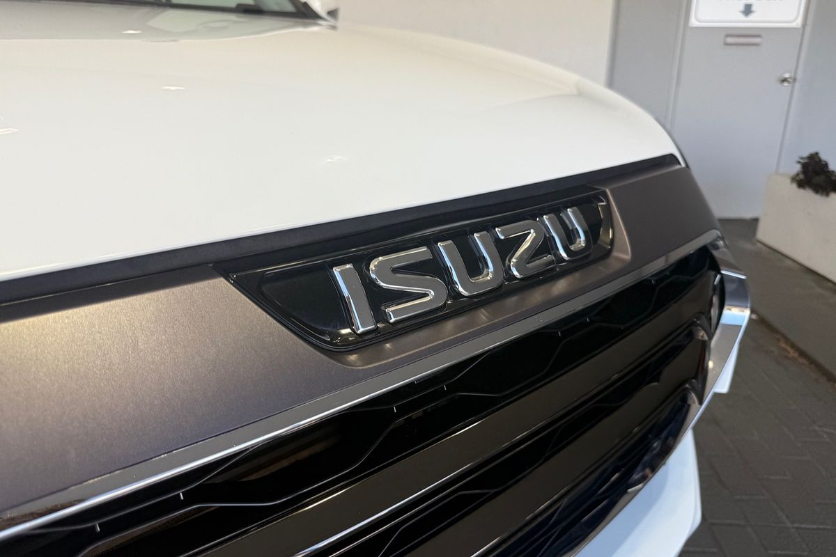 2022 Isuzu MU-X LS-T