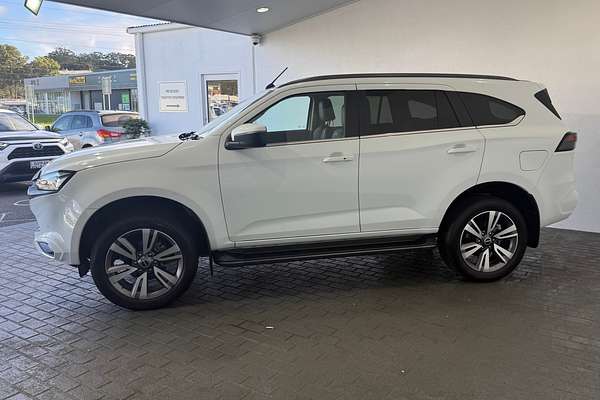 2022 Isuzu MU-X LS-T