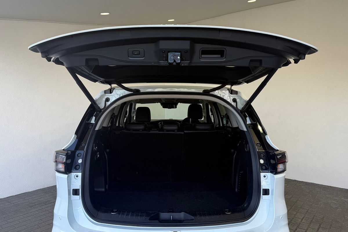 2022 Isuzu MU-X LS-T