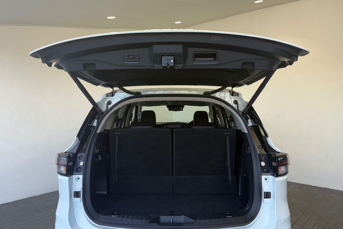 2022 Isuzu MU-X LS-T