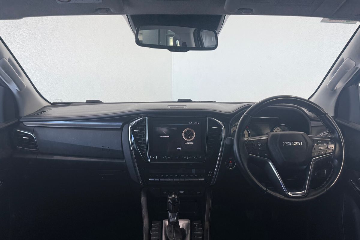 2022 Isuzu MU-X LS-T