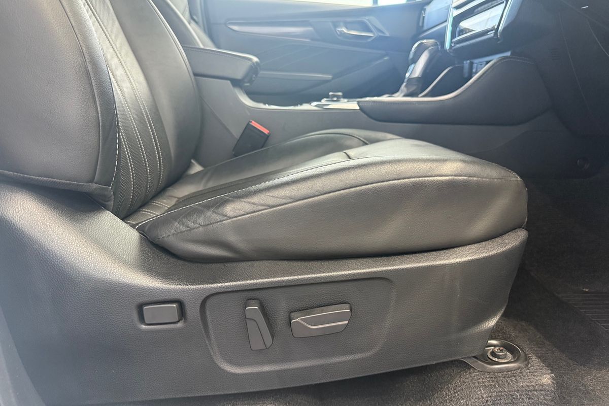 2022 Isuzu MU-X LS-T