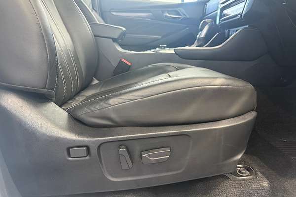 2022 Isuzu MU-X LS-T