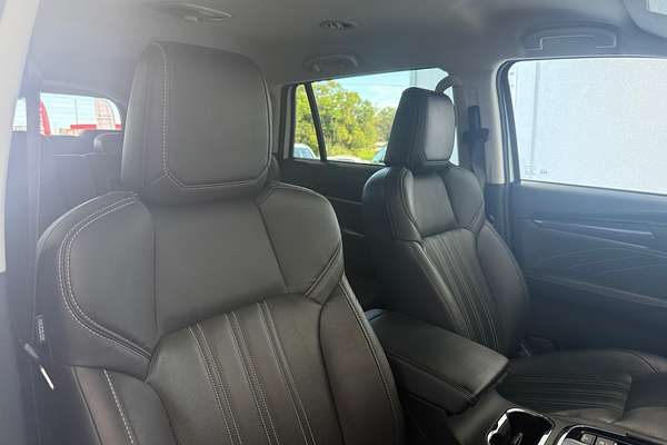 2022 Isuzu MU-X LS-T