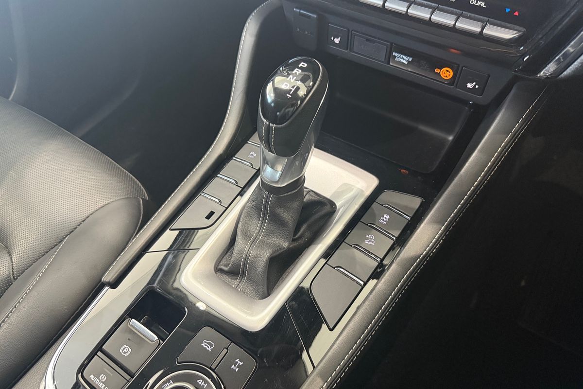 2022 Isuzu MU-X LS-T