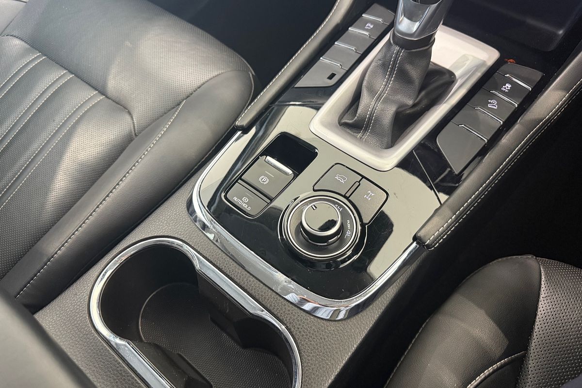 2022 Isuzu MU-X LS-T
