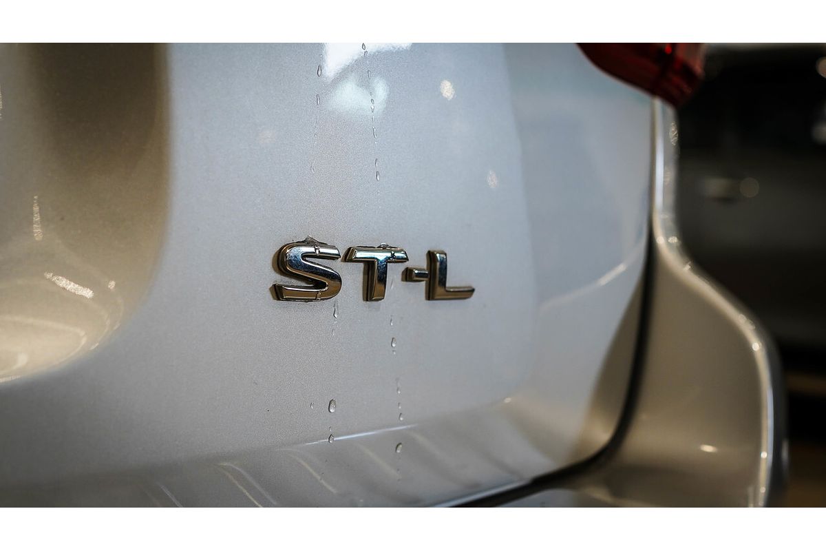 2017 Nissan Pathfinder ST-L R52 Series II
