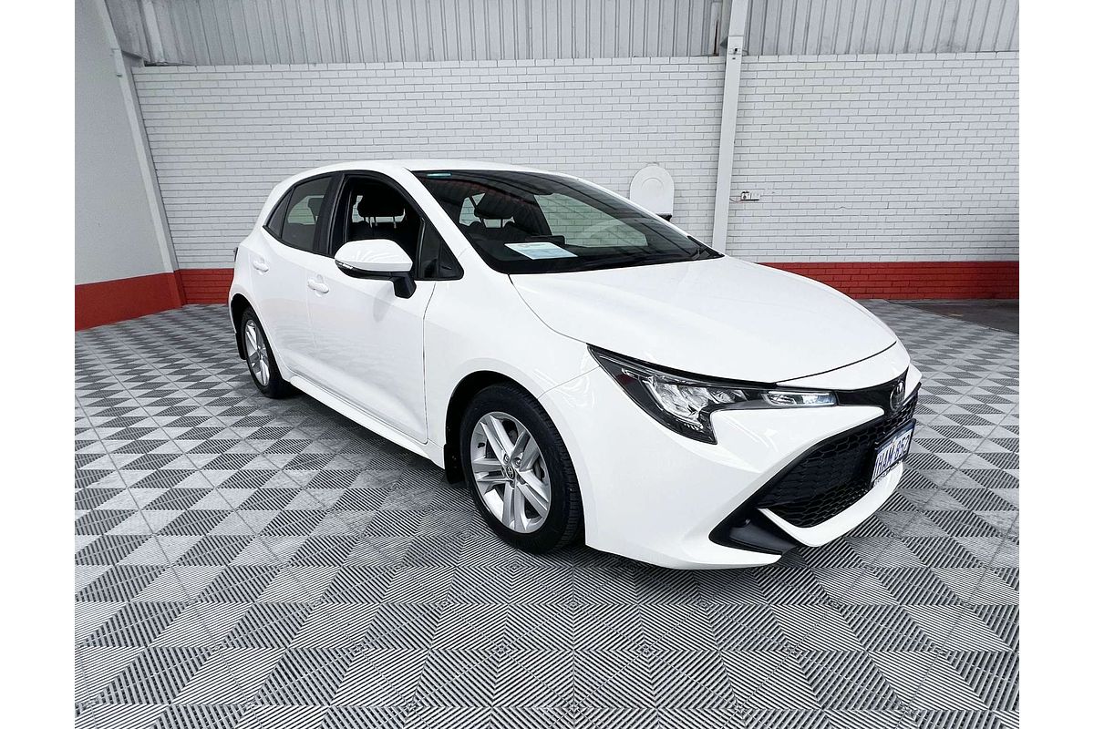 2018 Toyota Corolla Ascent Sport MZEA12R