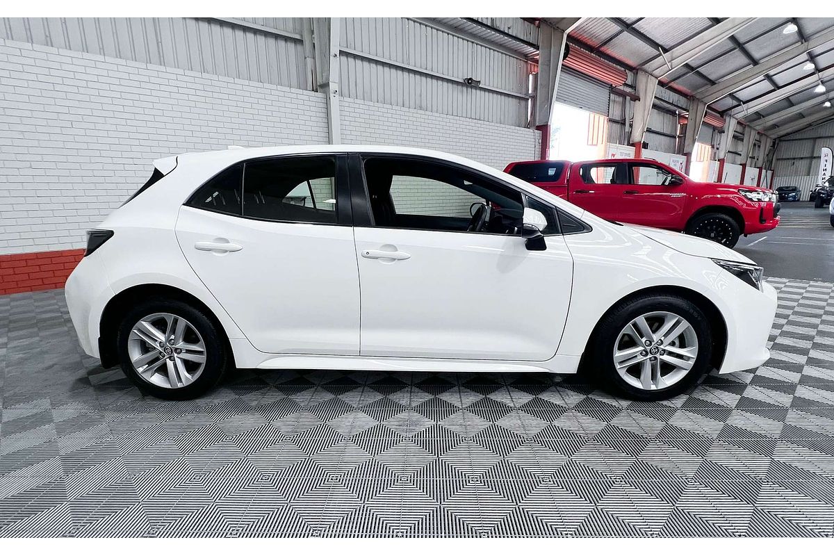 2018 Toyota Corolla Ascent Sport MZEA12R