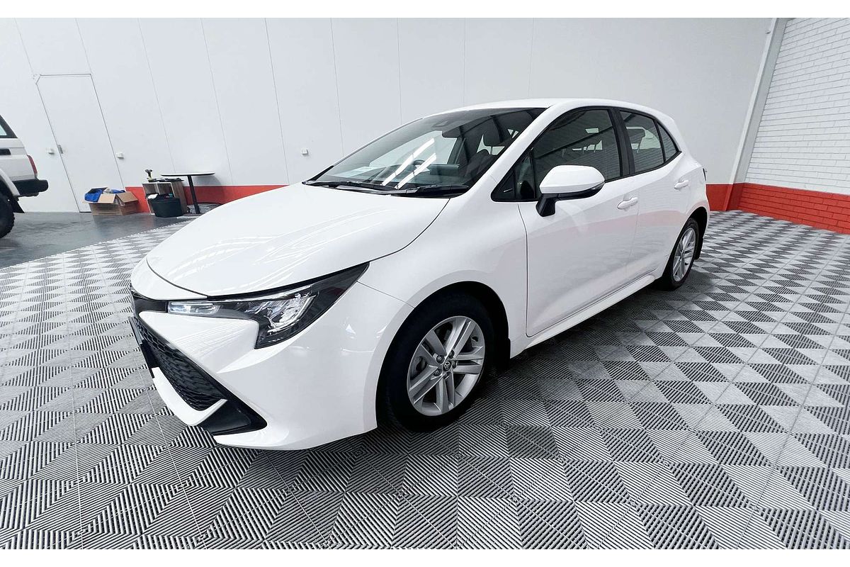 2018 Toyota Corolla Ascent Sport MZEA12R