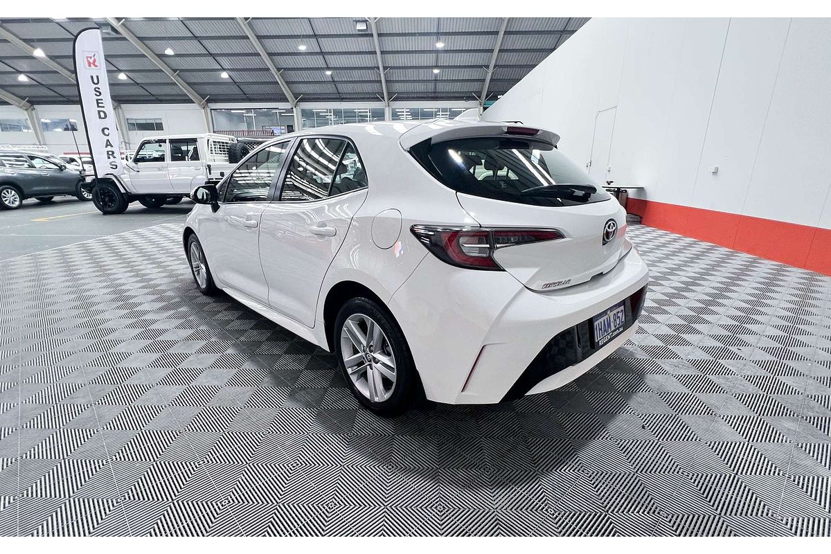 2018 Toyota Corolla Ascent Sport MZEA12R