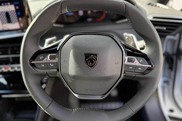 2025 Peugeot 2008 Allure Hybrid P24