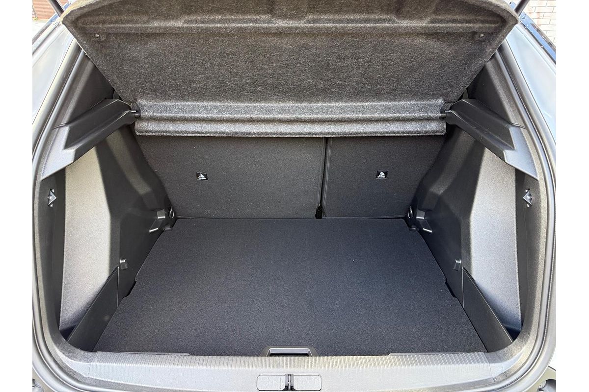 2025 Peugeot 2008 Allure Hybrid P24