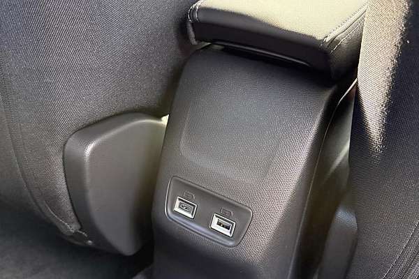 2025 Peugeot 2008 Allure Hybrid P24