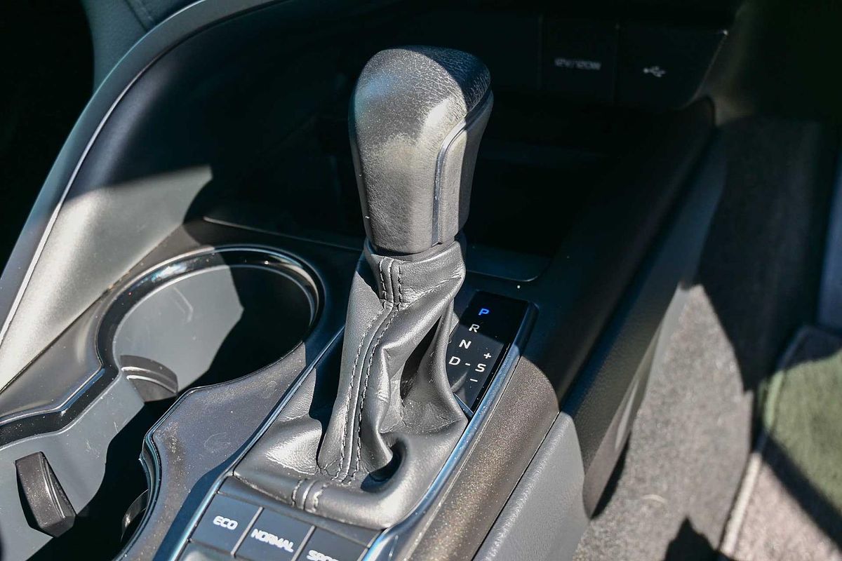 2022 Toyota Camry Ascent Sport AXVH70R