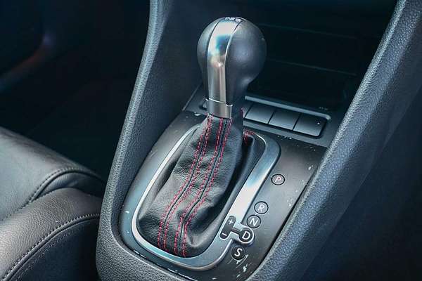 2010 Volkswagen Golf GTI VI