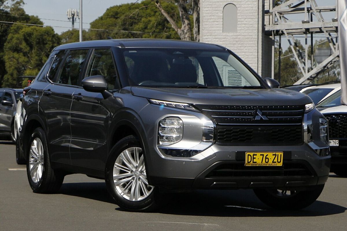 2022 Mitsubishi Outlander ES ZM