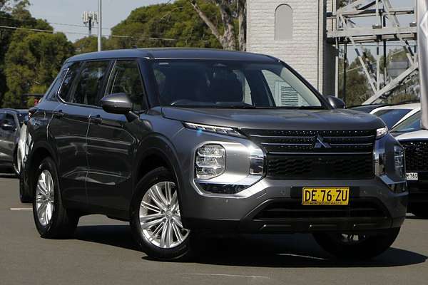 2022 Mitsubishi Outlander ES ZM