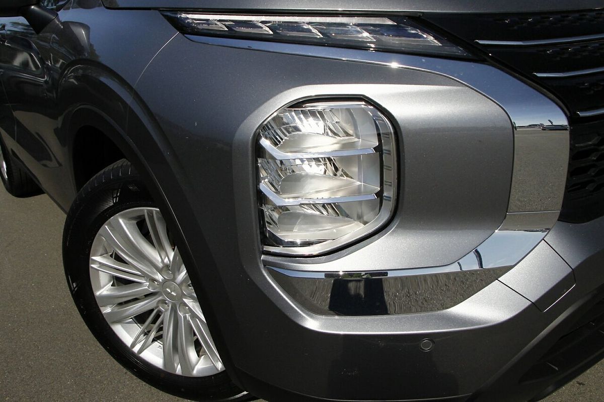 2022 Mitsubishi Outlander ES ZM