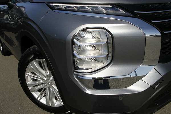 2022 Mitsubishi Outlander ES ZM