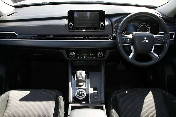 2022 Mitsubishi Outlander ES ZM