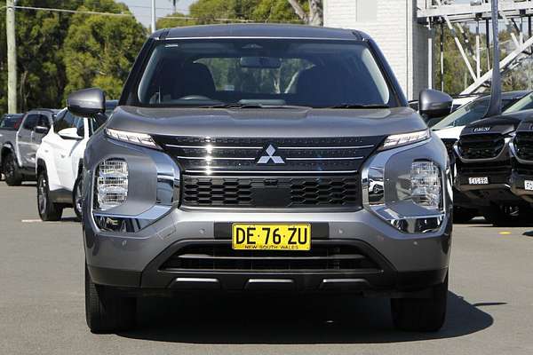 2022 Mitsubishi Outlander ES ZM