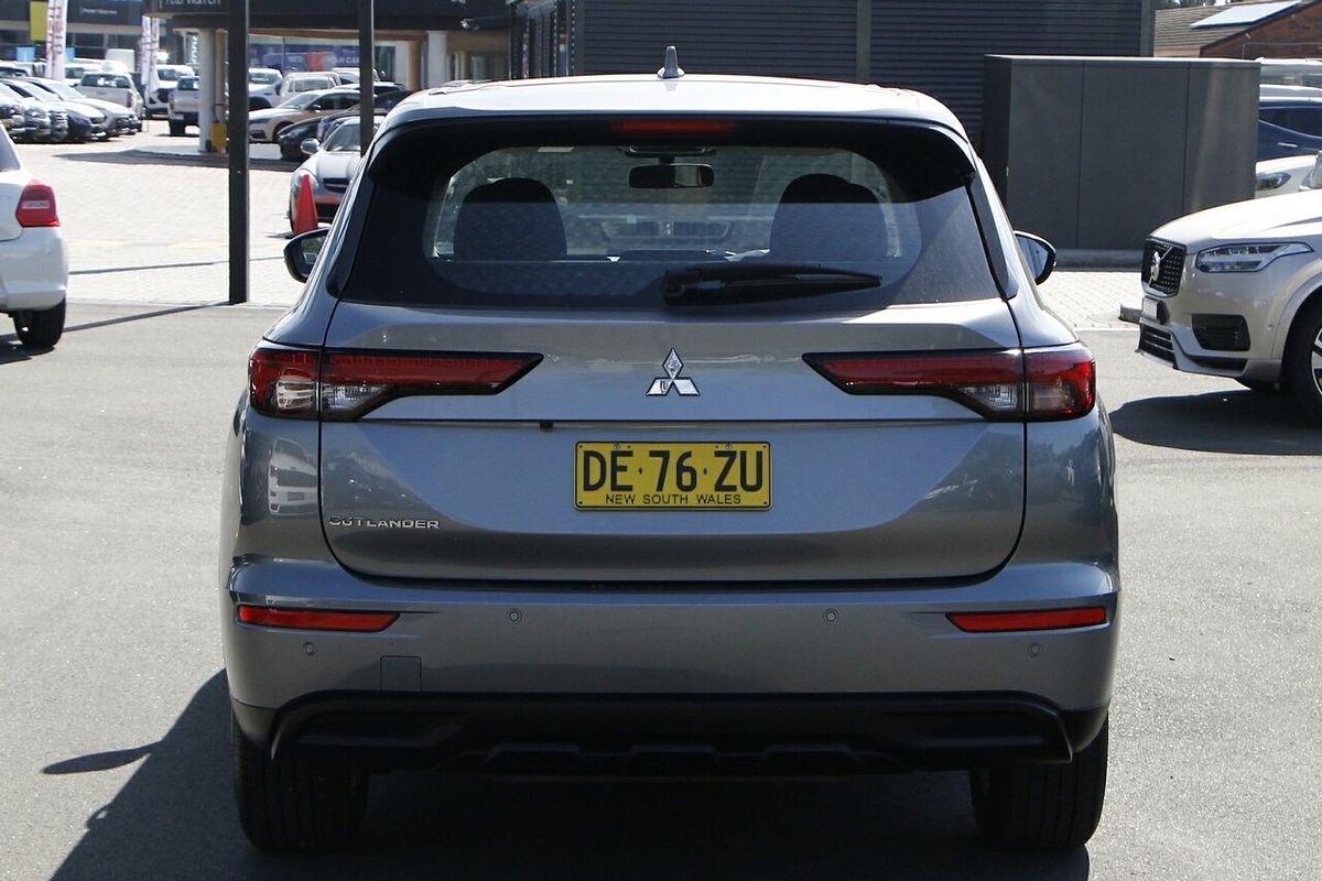 2022 Mitsubishi Outlander ES ZM