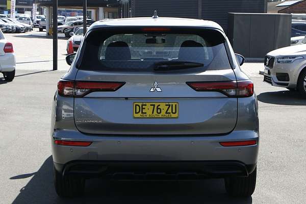 2022 Mitsubishi Outlander ES ZM