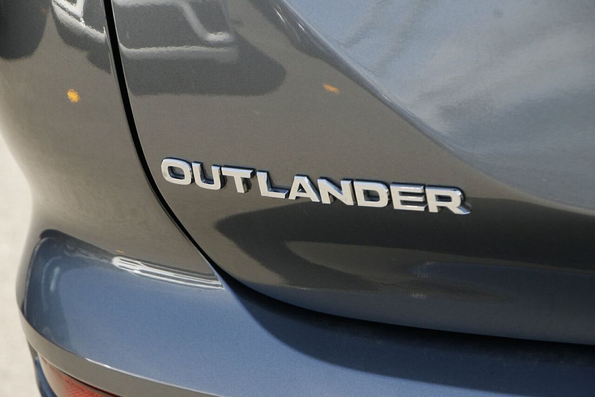 2022 Mitsubishi Outlander ES ZM