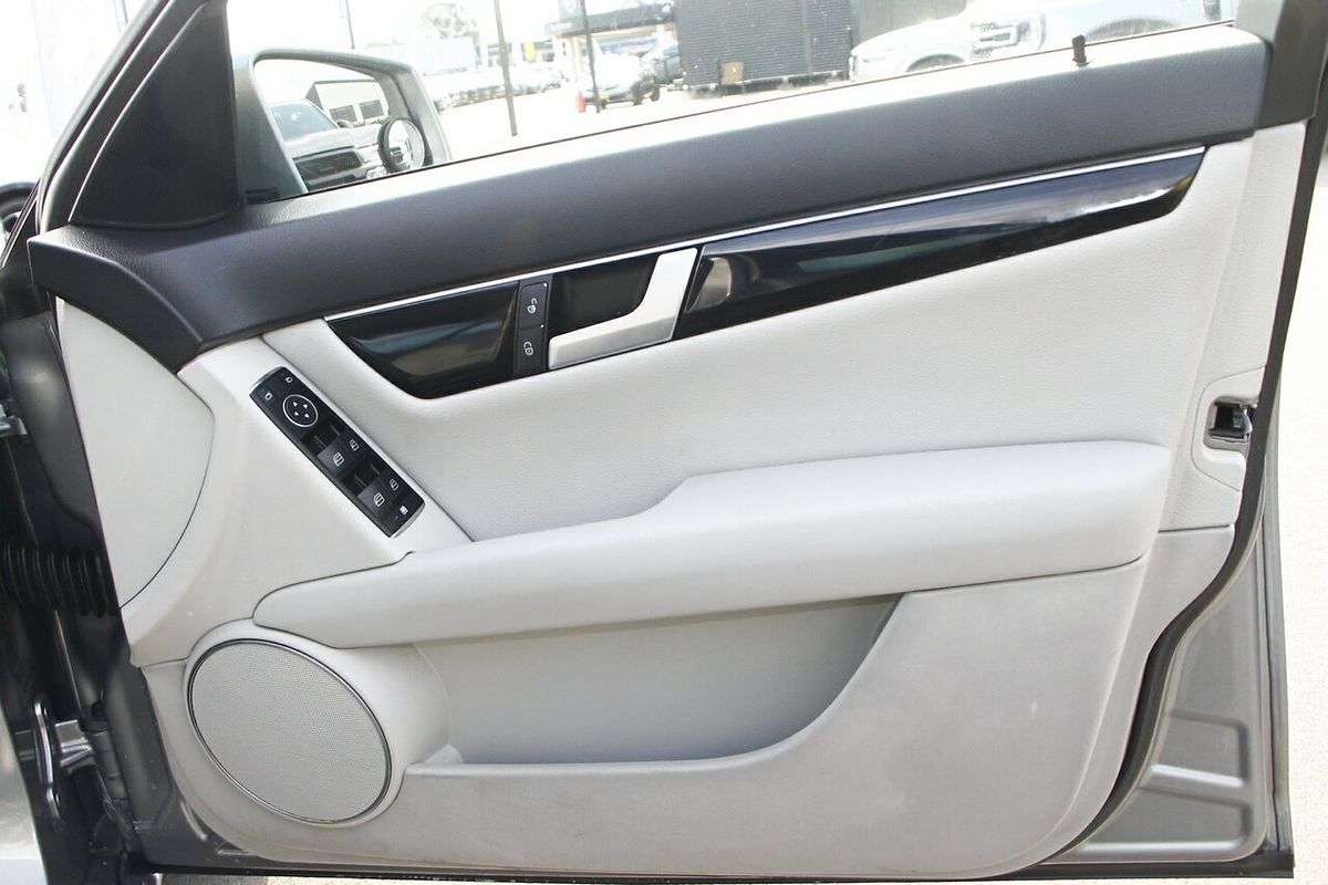 2011 Mercedes-Benz C-Class C200 BlueEFFICIENCY W204