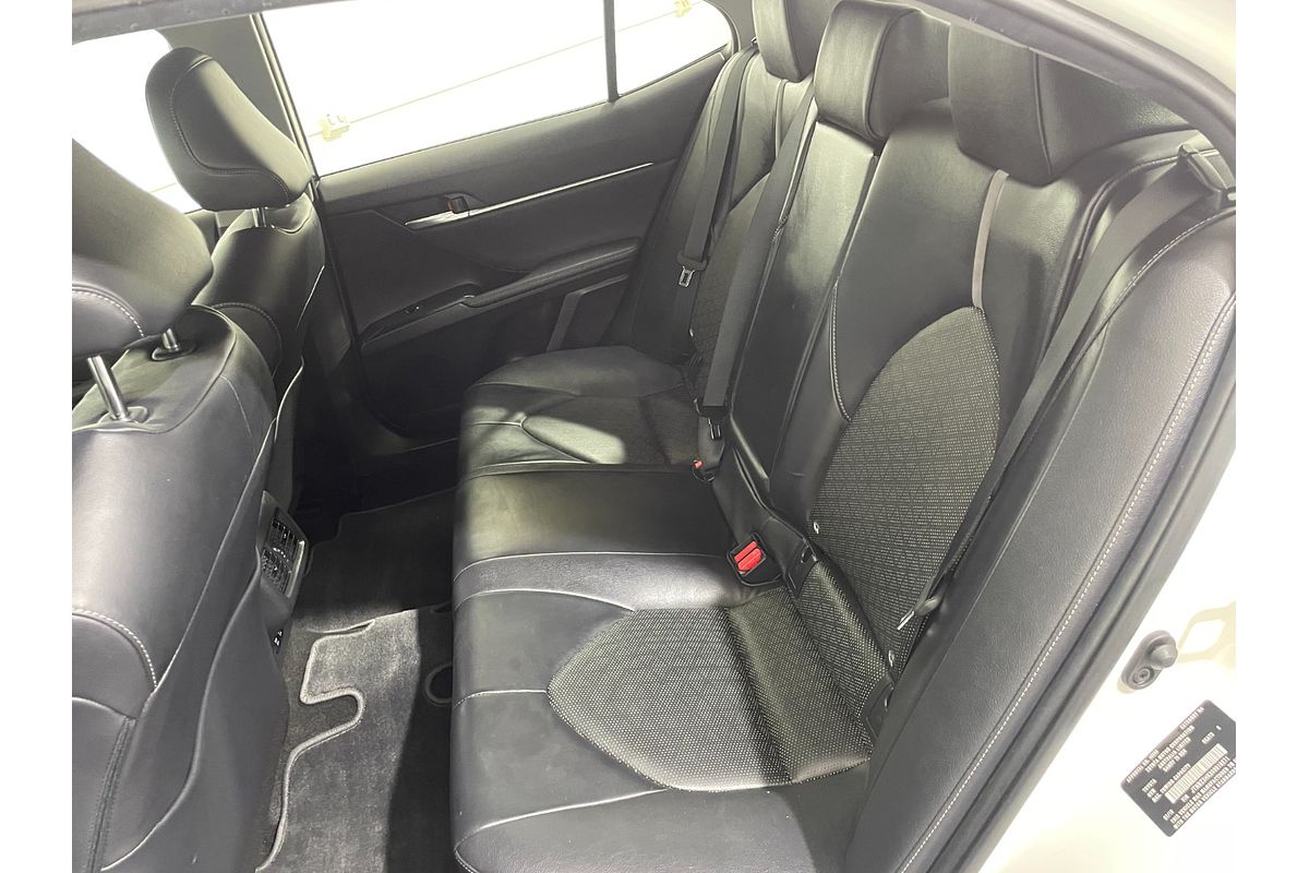 2019 Toyota Camry SX GSV70R