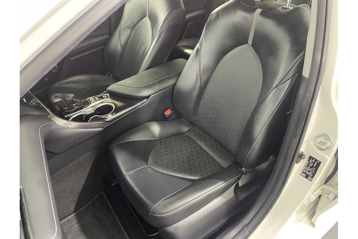 2019 Toyota Camry SX GSV70R