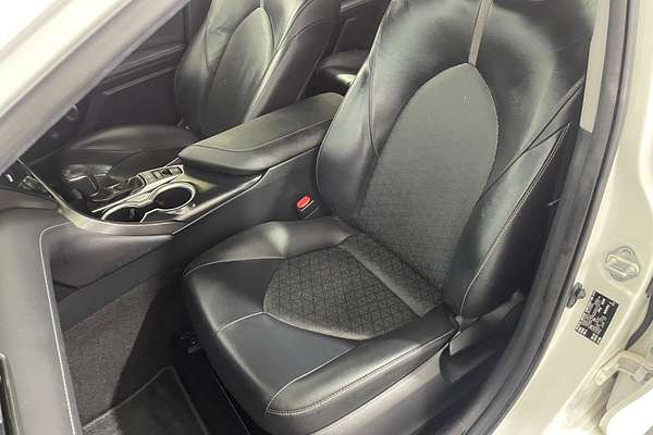 2019 Toyota Camry SX GSV70R