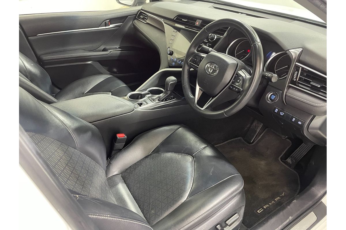2019 Toyota Camry SX GSV70R