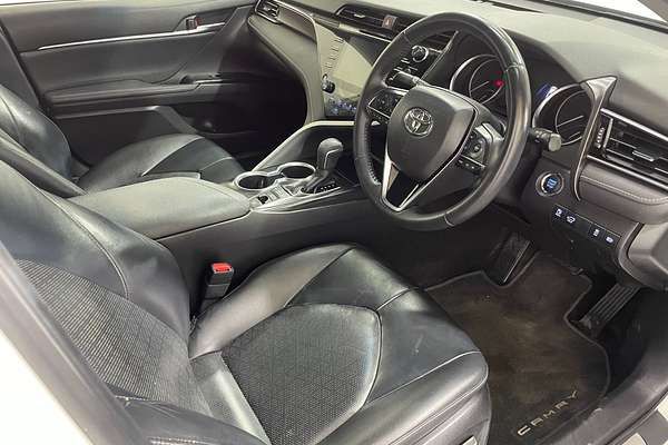 2019 Toyota Camry SX GSV70R