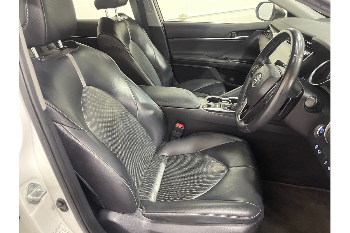 2019 Toyota Camry SX GSV70R