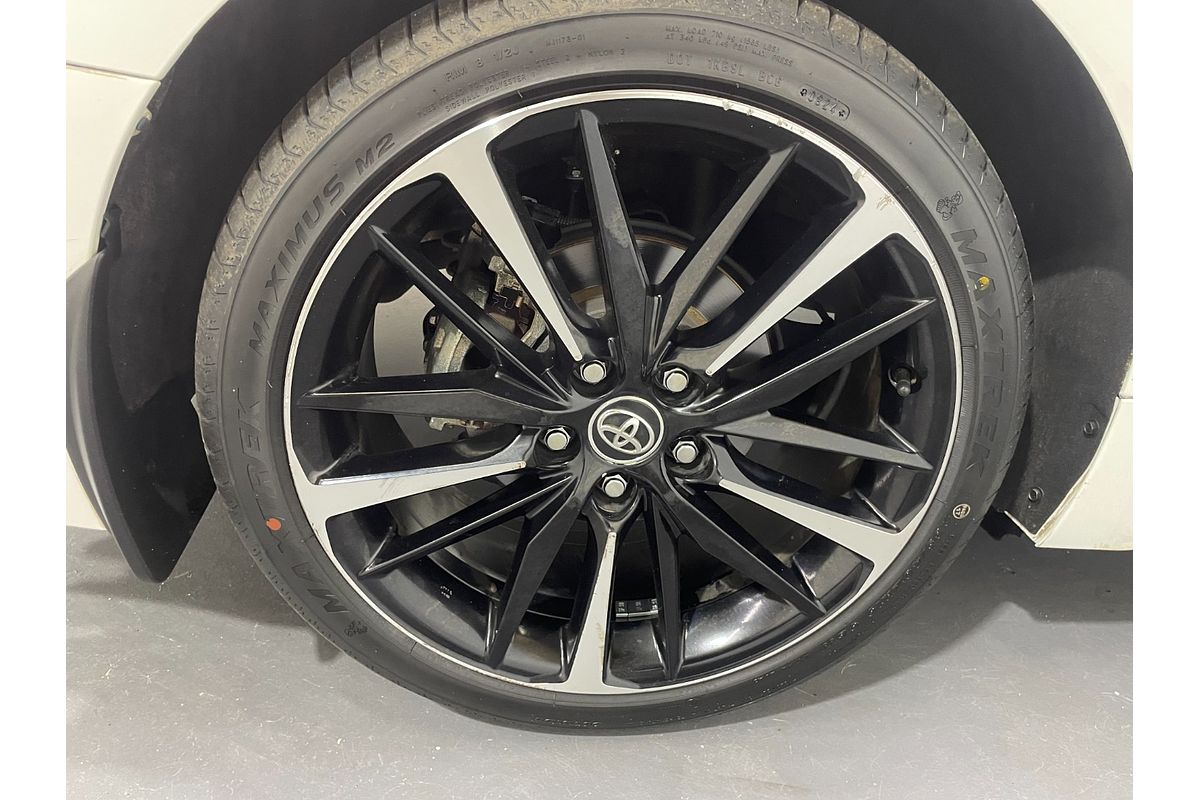 2019 Toyota Camry SX GSV70R