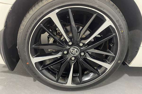 2019 Toyota Camry SX GSV70R