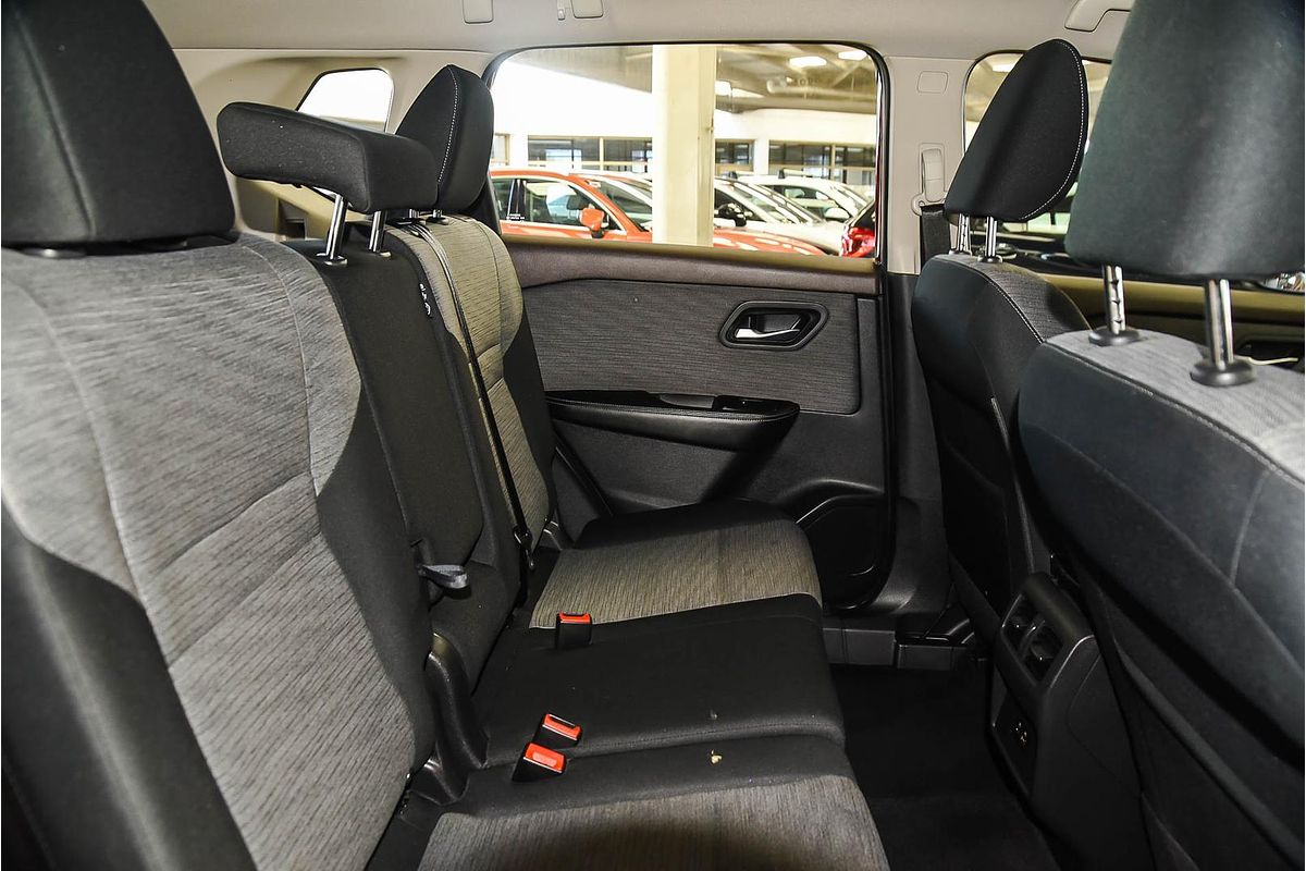 2024 Nissan X-TRAIL ST T33