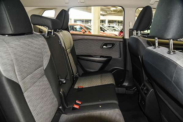 2024 Nissan X-TRAIL ST T33