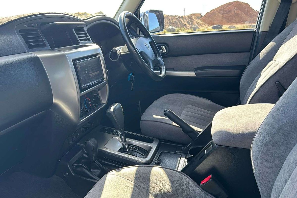 2016 Nissan Patrol Legend Edition Y61