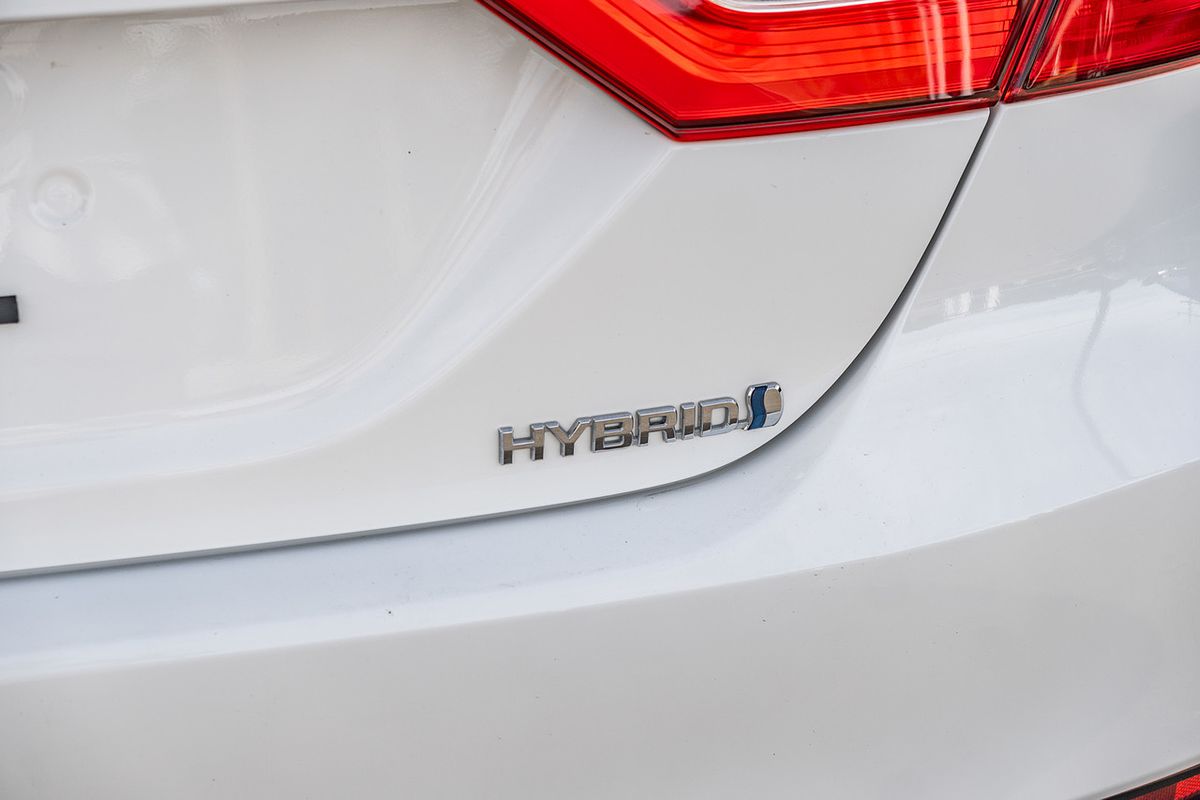 2020 Toyota Camry Hybrid